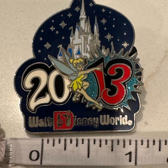 Disney Tinker Bell 2013 Trading Pin - Picture 3 of 3